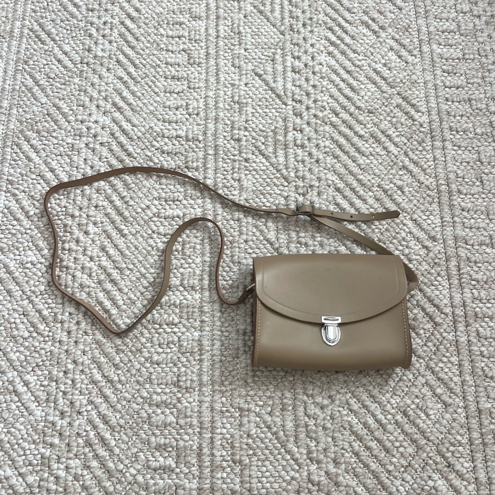 Cambridge Satchel Co Tan Leather Crossbody Bag Twist Lock Handmade Great Britain